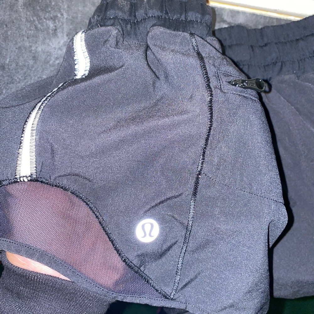 Lululemon Hotty hot shorts size 6